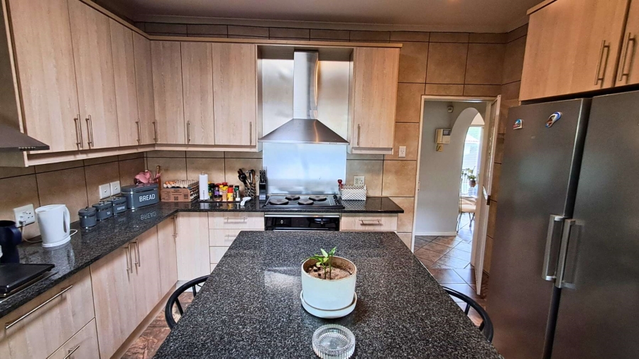 To Let 4 Bedroom Property for Rent in Vredenberg Western Cape